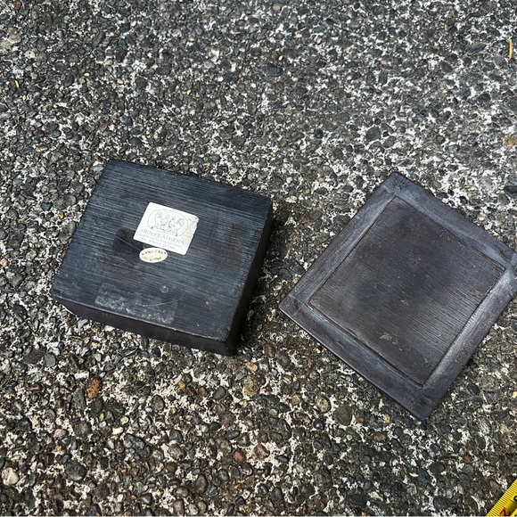 Hen Feathers Cast Resin Lidded Trinket Box Sugar Maple 4.5” - Picture 12 of 13